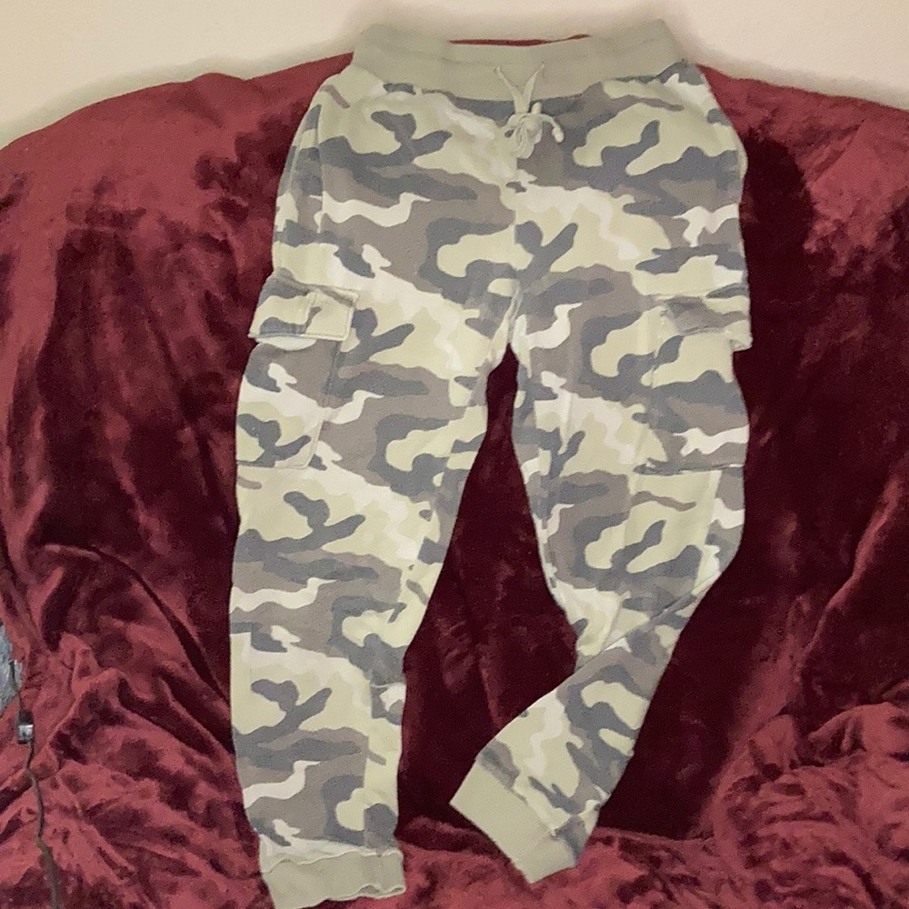 Women’s Camouflage Sweatpants